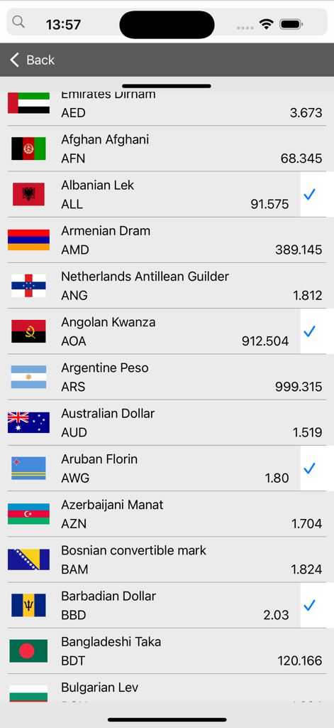 Interfaz que muestra una lista de divisas globales con banderas y tipos de cambio en la aplicación X-Currency