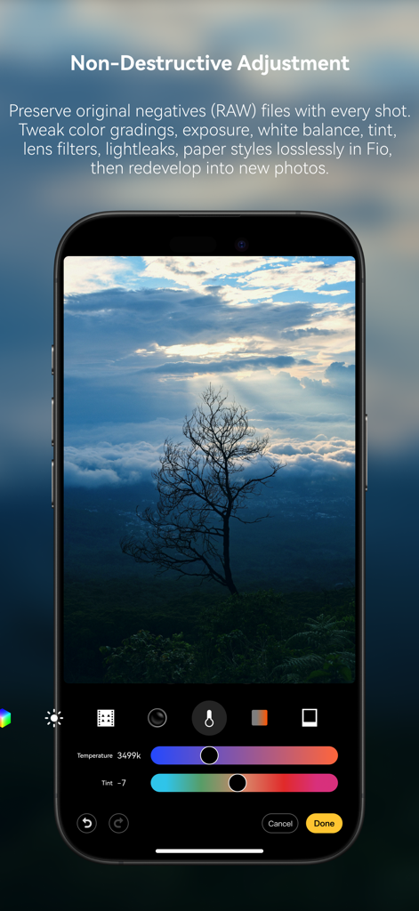 Fio Cam ：Zero-Process Film Cam - Interfaz de la aplicación Fio Cam mostrando edición RAW no destructiva de una foto de paisaje con controles deslizantes de temperatura de color