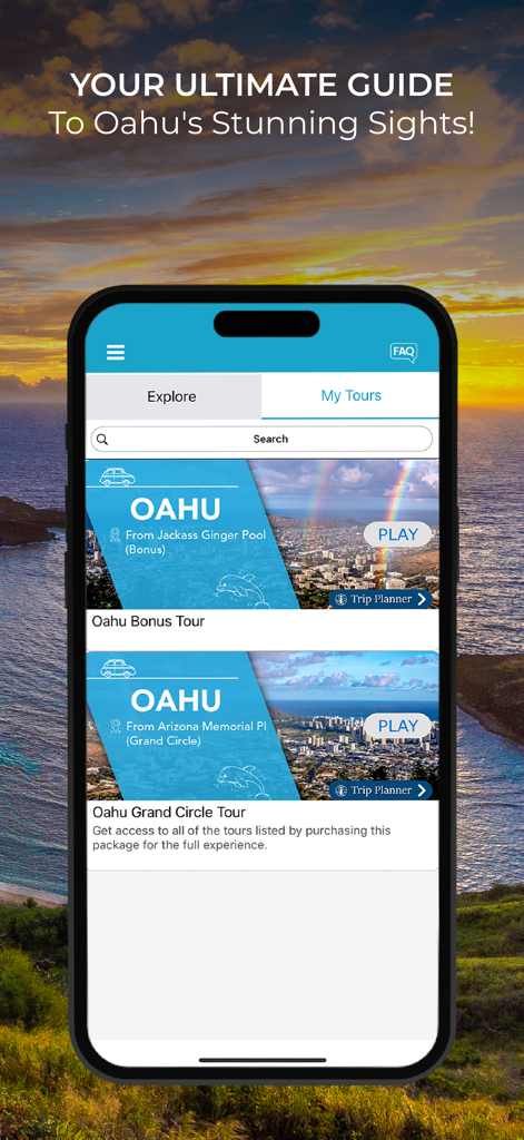 Oahu Grand Circle GPS Guide - オアフ島グランドサークルGPSガイドアプリを表示するスマートフォン。利用可能なドライブツアーと、ハワイの美しい夕日を背景にした画面。