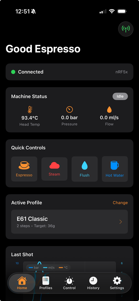Good Espresso for Decent - Schermata principale dell'app Good Espresso che mostra lo stato della macchina, inclusi temperatura, pressione e portata.