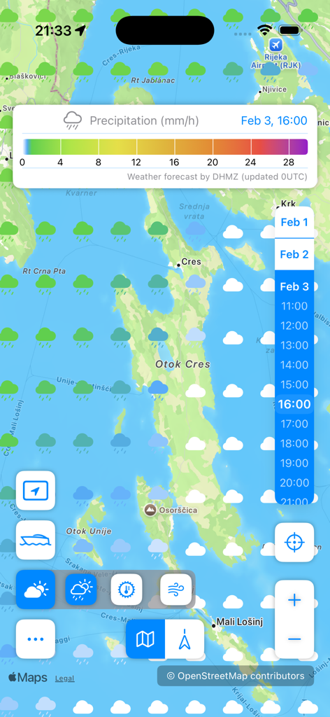 Mapa de previsão do tempo para navegação na Croácia mostrando precipitação e camadas de nuvens sobre as ilhas do Adriático