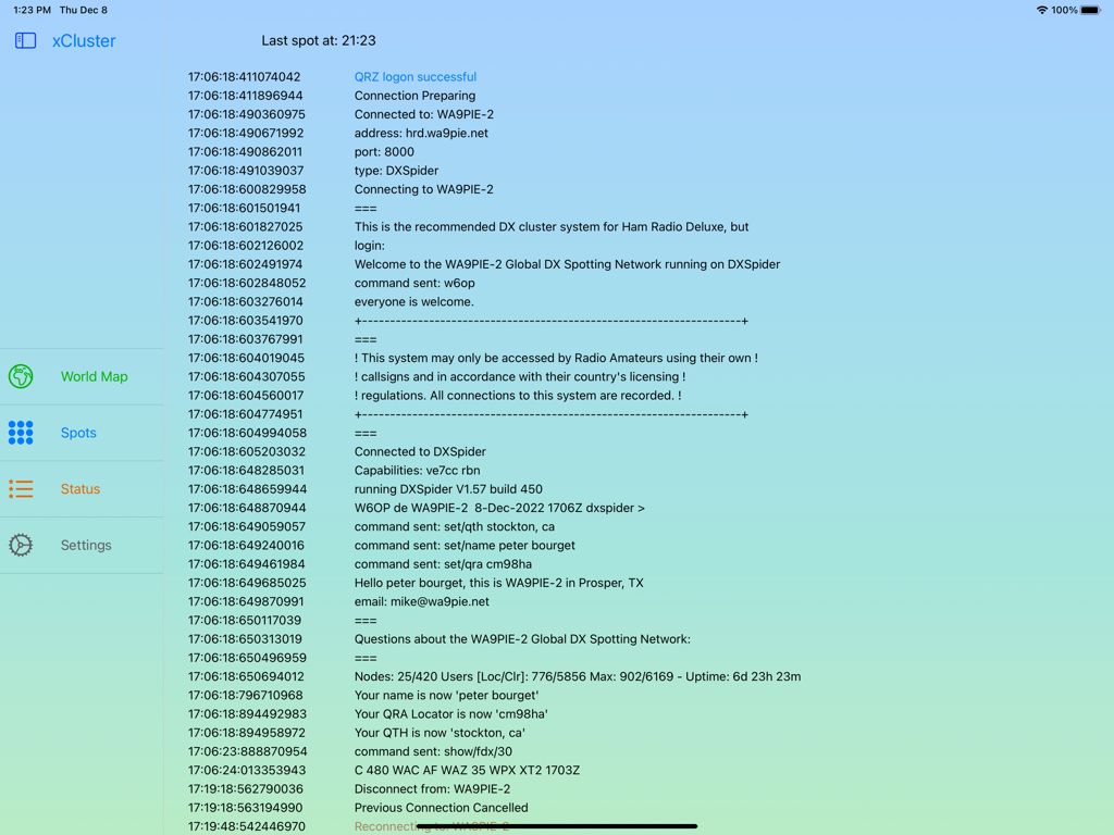 xCluster - ハム無線DXクラスターサーバーの技術的な接続ログとステータス情報を示すxClusterアプリのiPadインターフェース