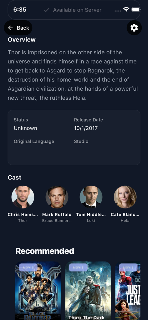 ServerrSeerr - Capture d'écran de l'application ServerrSeerr montrant un aperçu du film, les membres du casting et les films recommandés
