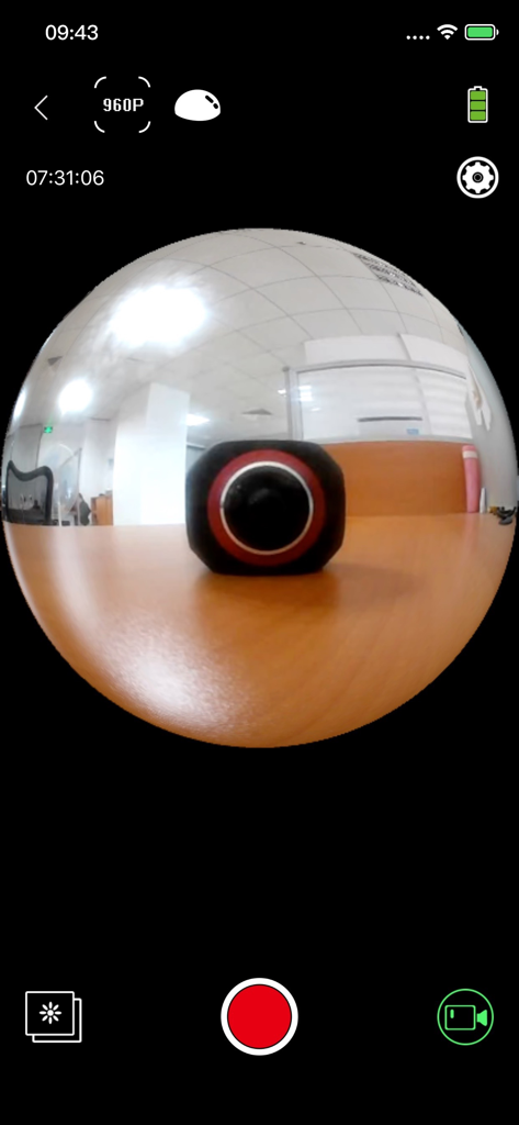 Ez iCam - Ez iCam app interface displaying a 360-degree fisheye action camera preview on a smartphone