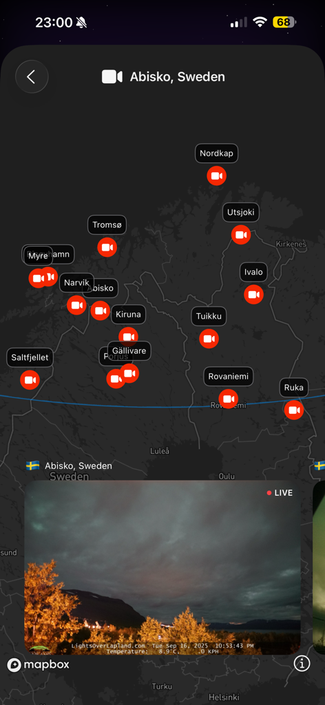 Borealis: Aurora Tracker - Mapa interactivo en la aplicación Borealis que muestra ubicaciones de webcams de auroras en vivo en el norte de Europa y una vista previa de video en vivo.
