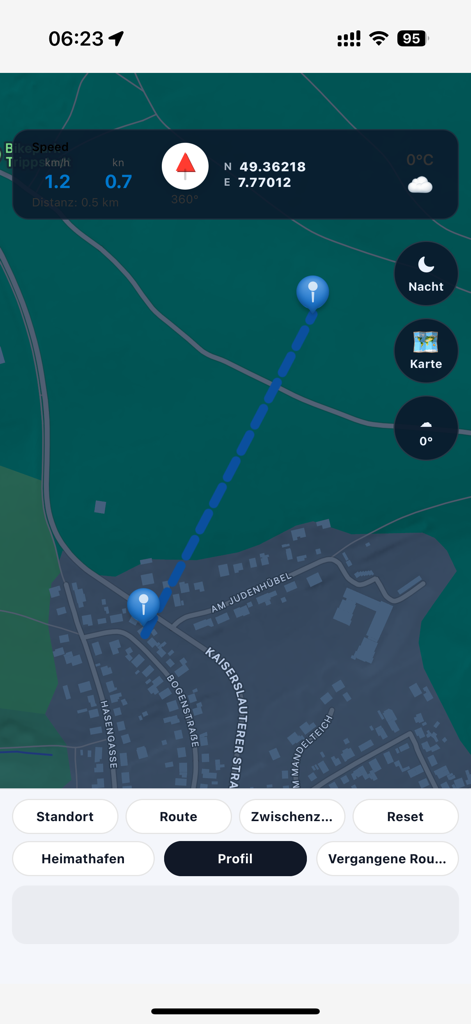 Interfaz de la aplicación Davanci Boat Navi mostrando un mapa náutico con una ruta azul trazada y datos de navegación