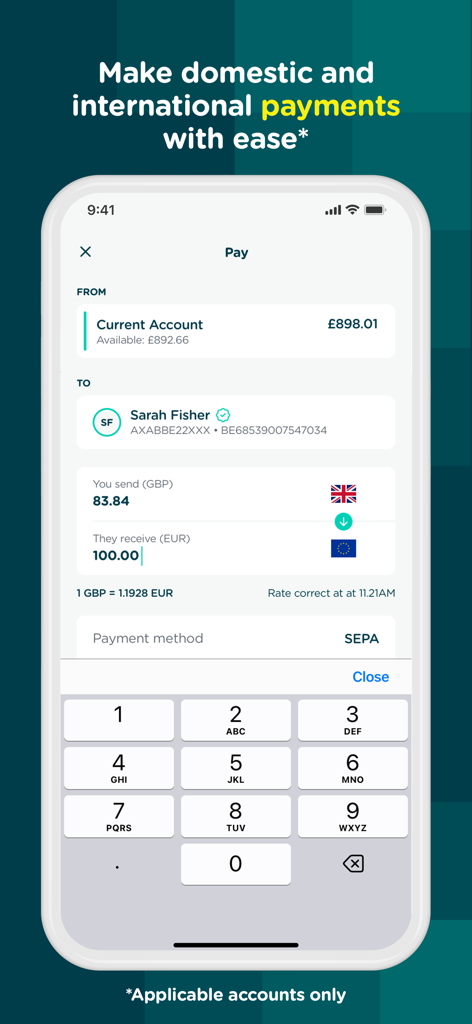 Una pantalla móvil de la aplicación Cynergy Bank mostrando a un usuario configurando un pago internacional de GBP a EUR.