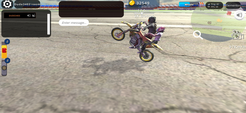 Wheelie King 8 - Online racing - Un jugador realizando un caballito en una motocicleta en Wheelie King 8 online racing
