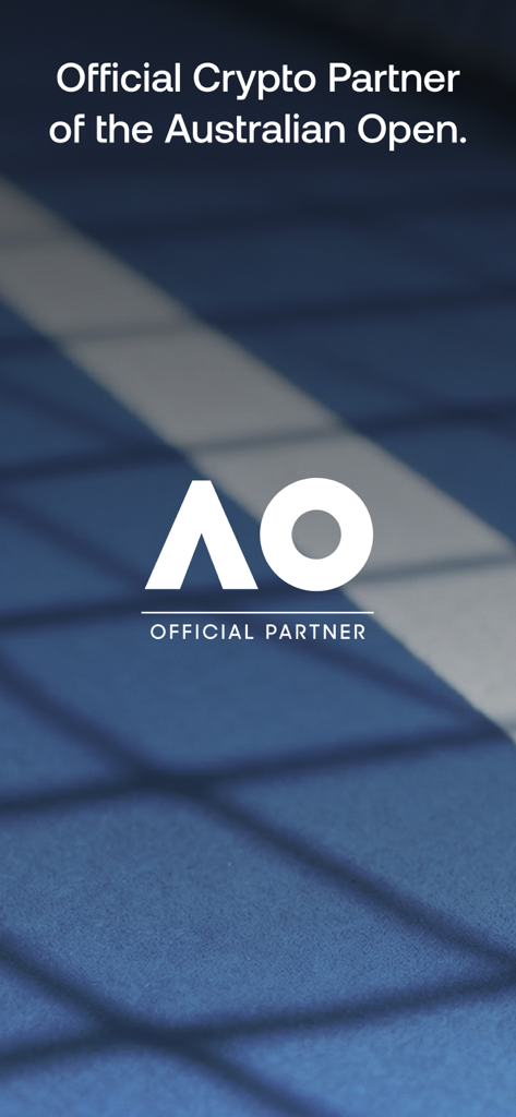 Nexo: Crypto Wealth Platform - Testo che annuncia Nexo come partner ufficiale di criptovalute degli Australian Open con il logo AO su uno sfondo di campo da tennis.