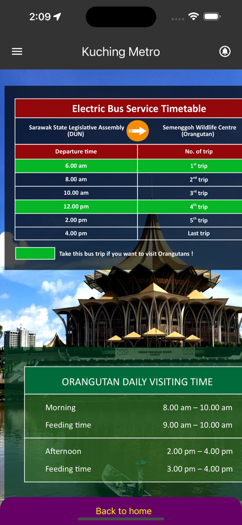 Pantalla de la aplicación Kuching Metro que muestra el horario del servicio de autobús eléctrico al Centro de Vida Silvestre de Semenggoh y los horarios de visita de orangutanes.