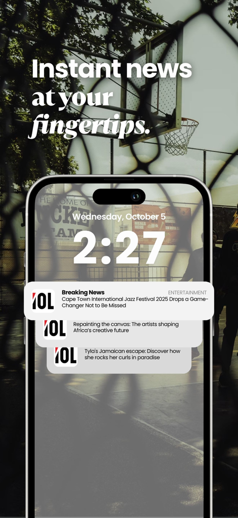 Tela de bloqueio do iPhone mostrando notificações de notícias de última hora do aplicativo IOL News