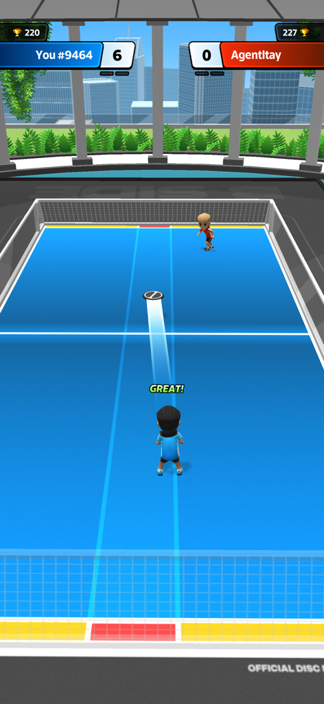 Disc Rivals - Disc Rivals multiplayer match on a blue arena court with a city background