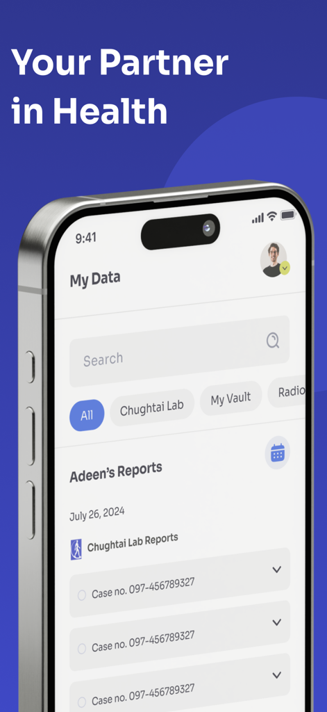ChughtaiLab - Tela do smartphone mostrando relatórios médicos de laboratório no aplicativo ChughtaiLab