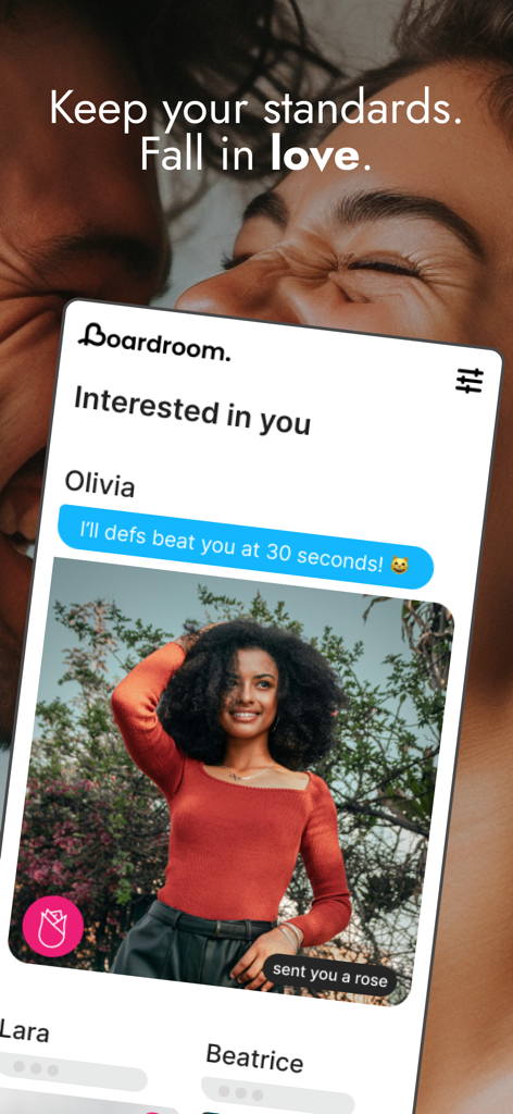 Uma tela do aplicativo de namoro Boardroom mostrando o perfil de uma correspondência profissional com o slogan Mantenha seus padrões Apaixone-se